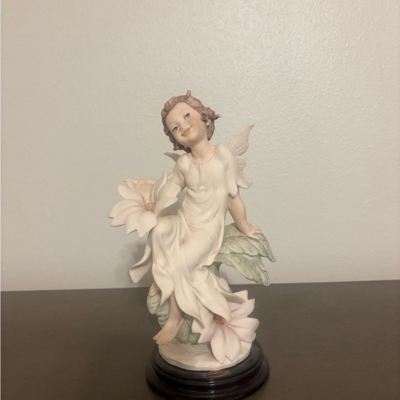 Giuseppe Armani Other - Giuseppe Armani Figurine Ninfetta Con Primule-Autunno (Primrose) #1499F￼￼